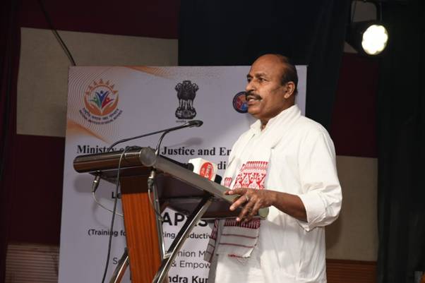 वयोवृद्धां