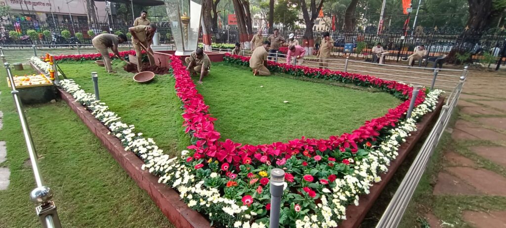 बाळासाहेबांच्या