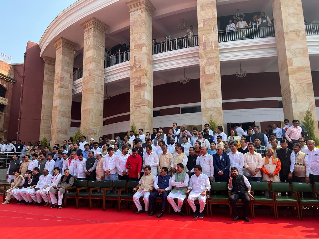 मानापमान