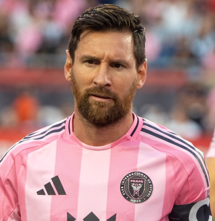 Lionel Messi फुटबॉल